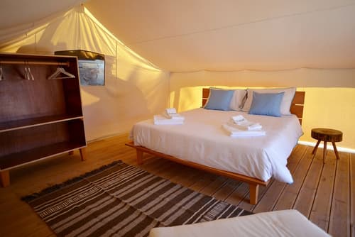 Bukubaki Eco Surf, Room