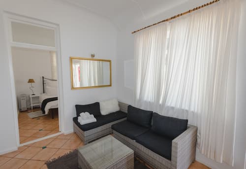 Boulders Beach Hotel, Cafe and Curio