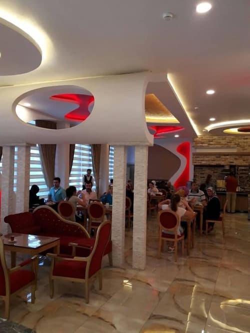 Nun Otel, Lobby sitting area