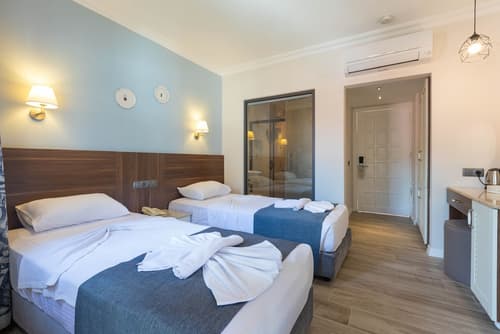 Bronze Hotel