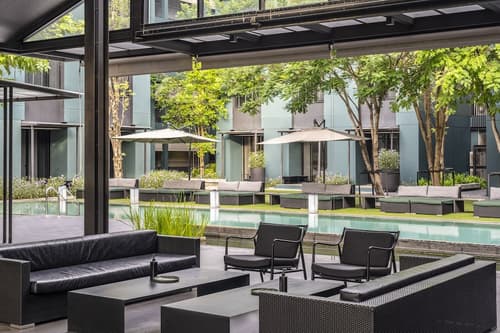 Theatre Residence, Lobby sitting area