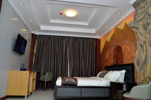 Lagos Hotel, Room