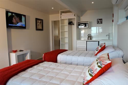 Kokomo Retreat, Room