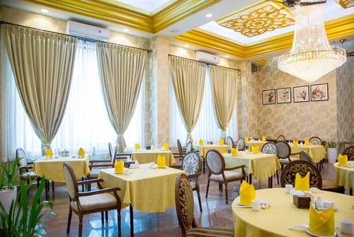 Phnom Penh Era Hotel, Restaurant