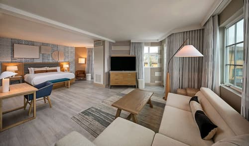 Inn at the Pier Pismo Beach, Curio Collection by Hilton