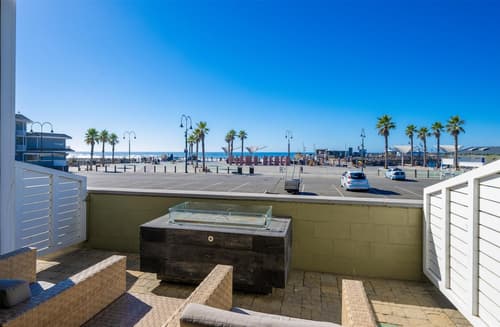 Inn at the Pier Pismo Beach, Curio Collection by Hilton