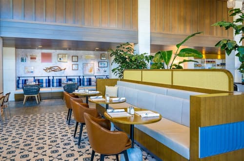 Inn at the Pier Pismo Beach, Curio Collection by Hilton, Lobby