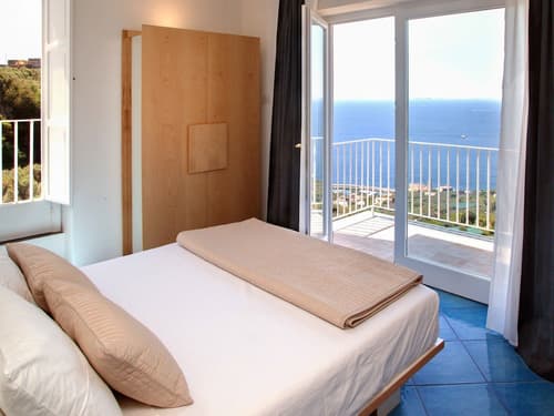 Antonio Massa Lubrense, Room