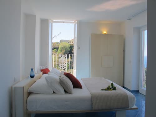 Antonio Massa Lubrense, Room