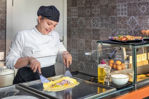 Catalonia Ronda, Food and drink