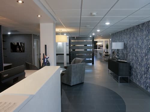 Wingate by Wyndham Louisville Fair and Expo, Interior entrance