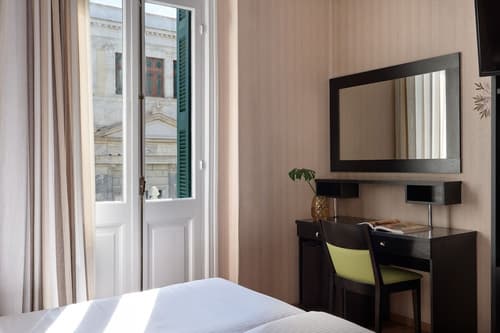 Delphi Art Hotel, Room