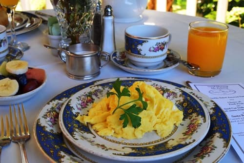 Simpson House Inn, Reception