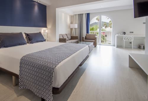 Catalonia Del Mar - Adults Only