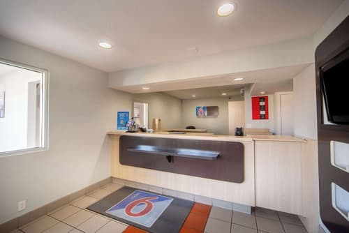 Motel 6 Del Rio, TX, Lobby