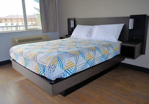 Motel 6 Del Rio, TX, Room