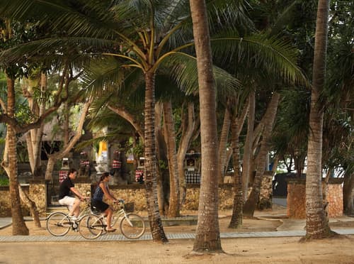 Puri Santrian, Bicycling