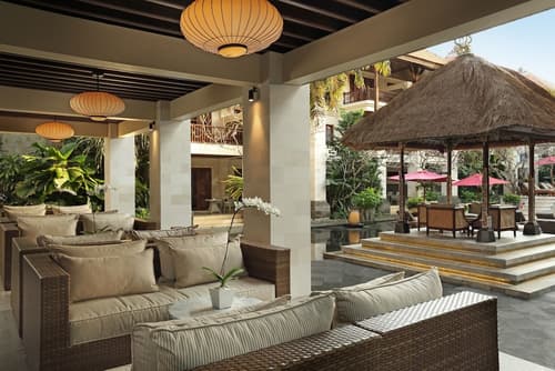 Puri Santrian, Interior entrance