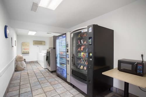 Motel 6 Kingman, AZ - Route 66 West