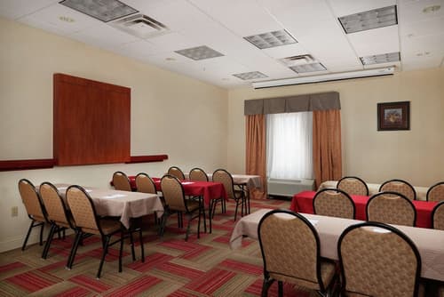 Hampton Inn & Suites Roswell, Meeting facility