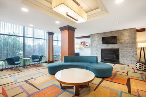 Fairfield Inn and Suites by Marriott Toronto Airport