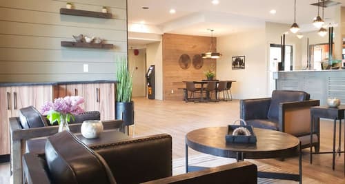 Prestige Hudson Bay Lodge & Conference Centre, WorldHotels Crafted Collection, Lobby