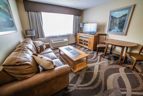 Prestige Hudson Bay Lodge & Conference Centre, WorldHotels Crafted Collection, Room