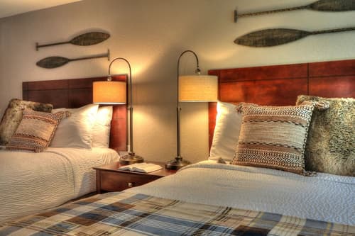 River Edge Inn, Room