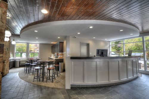 River Edge Inn, Reception