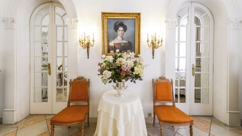 Opera Hotel, Lobby sitting area