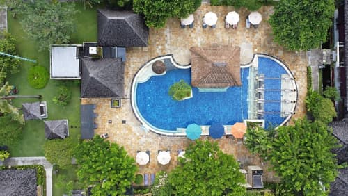 Rama Beach Resort and Villas, Pool waterfall
