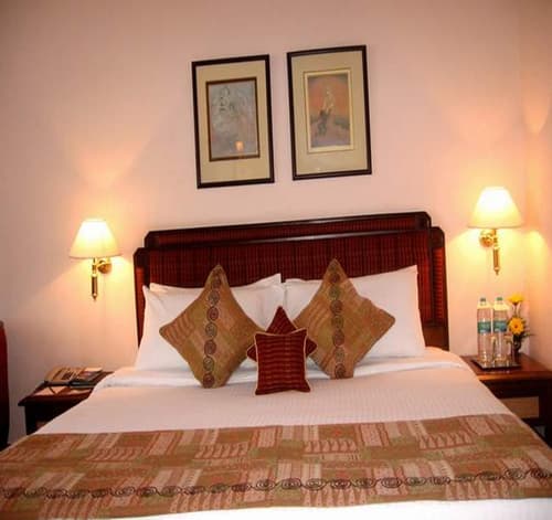 Peerless Hotel Kolkata, Room