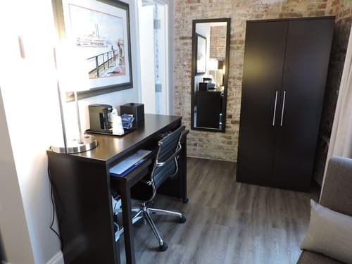 Best Western Plus St. Christopher Hotel, Room