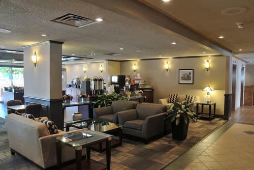 Embassy Inn, Lobby lounge