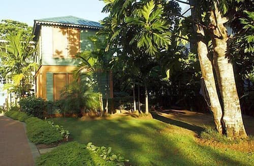 Country Country, Property grounds