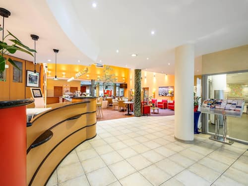 ibis Wien City, Interior entrance