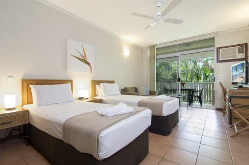 Port Douglas Retreat, Room