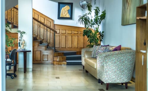 Hotel Embassy, Lobby