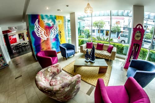 Hotel Embassy, Lobby