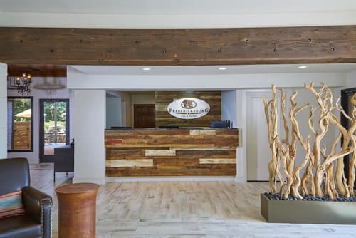 Fredericksburg Inn & Suites, Lobby