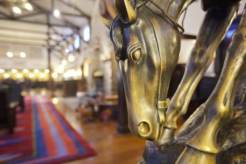 Disney Hotel Cheyenne, Lobby