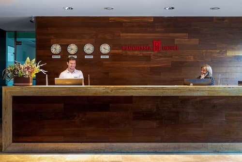 Panorama Hotel, Reception