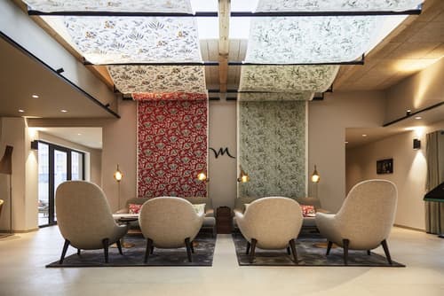 Mercure Avignon TGV Hotel et Spa, Lobby