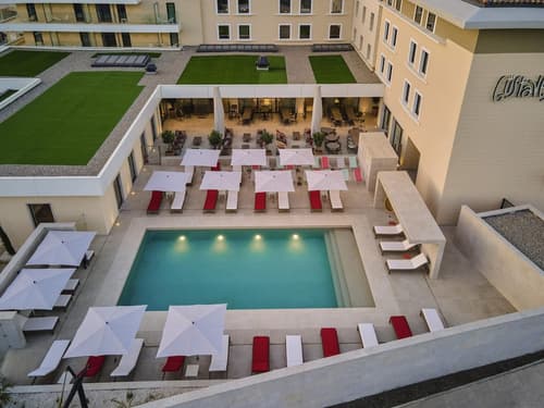 Mercure Avignon TGV Hotel et Spa, Pool