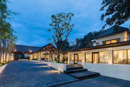 Chaweng Regent Beach Resort, Interior entrance