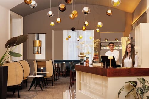 HiLight Suites Hotel, Reception