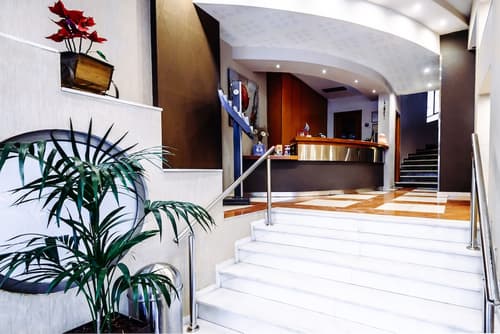 The Athens Mirabello, Reception