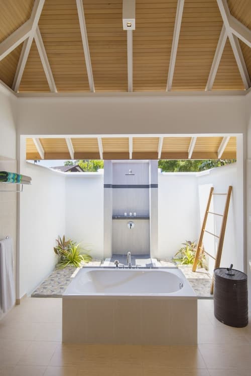 Niva Kurumba Maldives