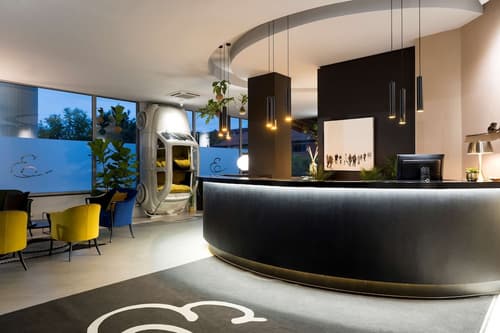 Elizabeth Lifestyle Hotel, Reception