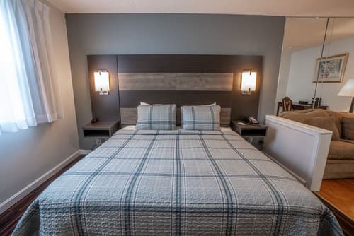 Hyannis Plaza Hotel, Room